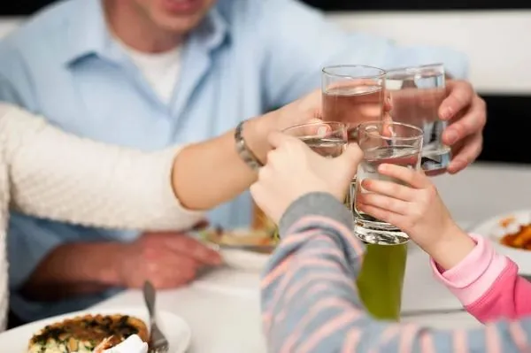 Chegou o calor: quanta água devemos beber? — Crescer com Sabor (2)
